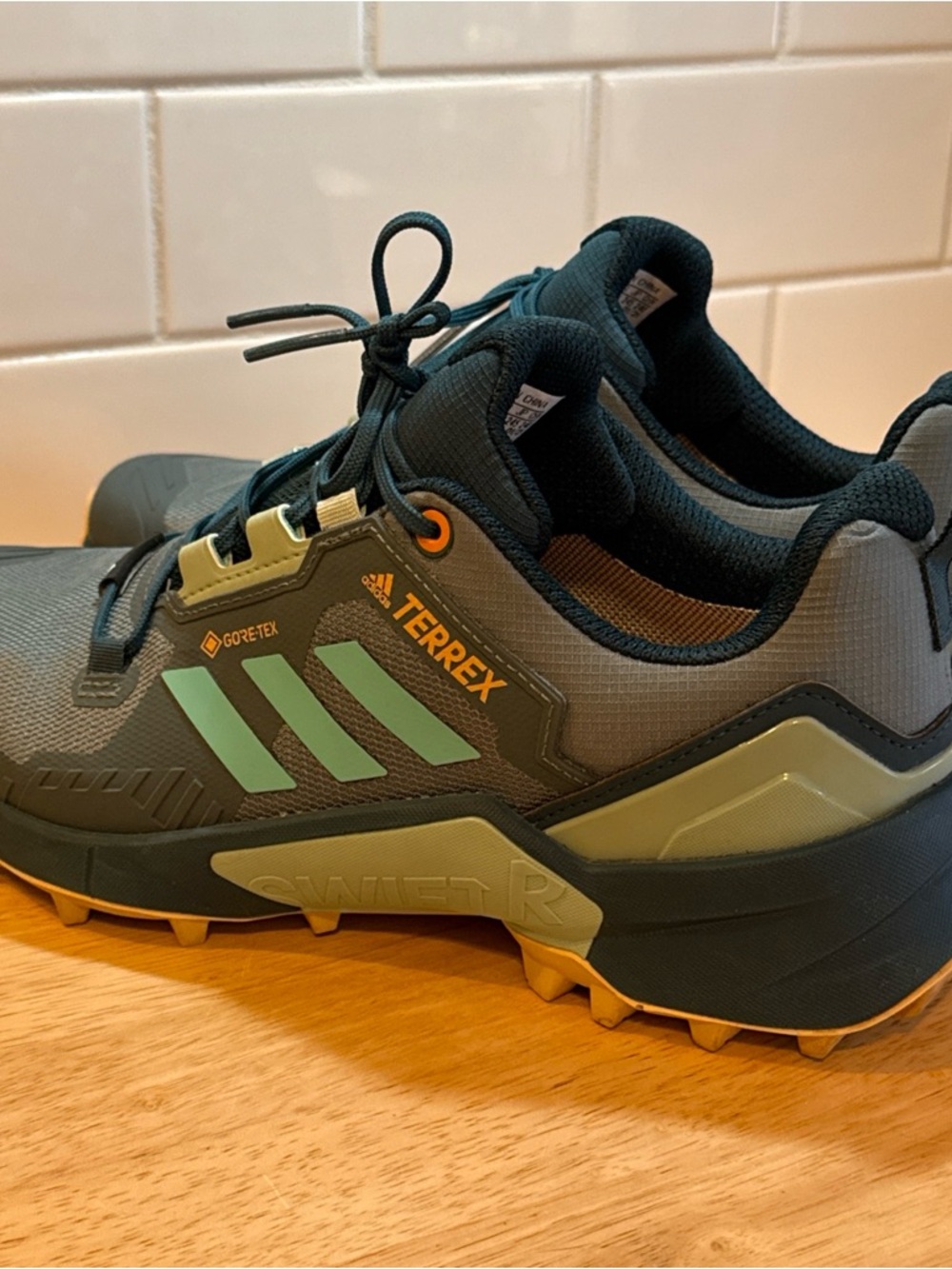 Adidas Terrex Swift R3 GTX GORE-TEX Womens Hiking Sneakers Teal Green Size W 7.5 - Picture 4 of 16
